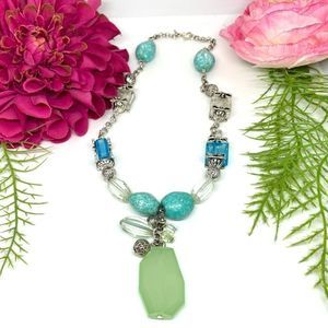 VINTAGE⚜️AVON Aqua Glass & Acrylic Bead Necklace